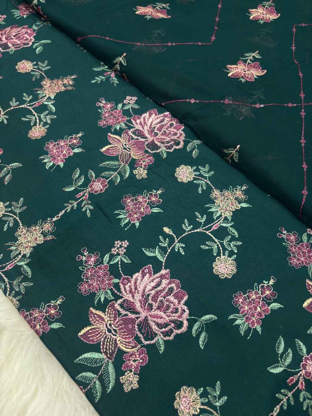 BAREEZE LAWN EMBROIDERED 3PC CHIFFON DOPATTA TZAJ-109