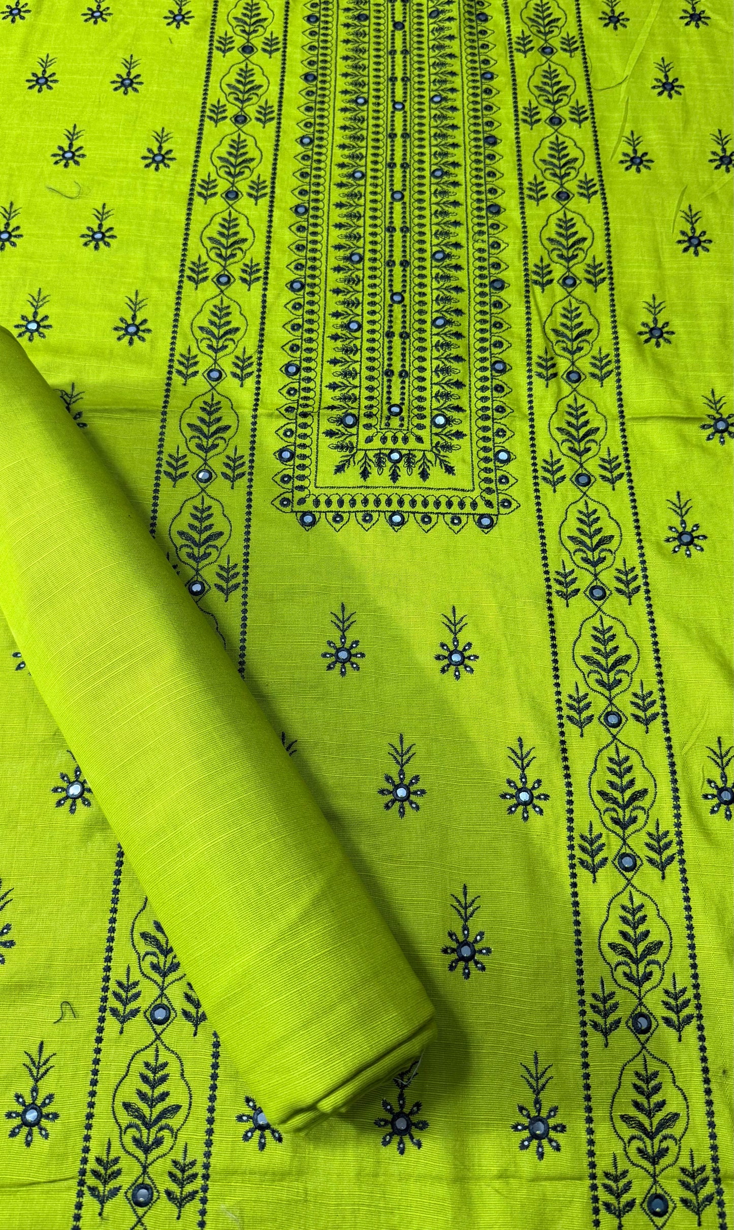 KHADDAR EMBROIDERED 2PC