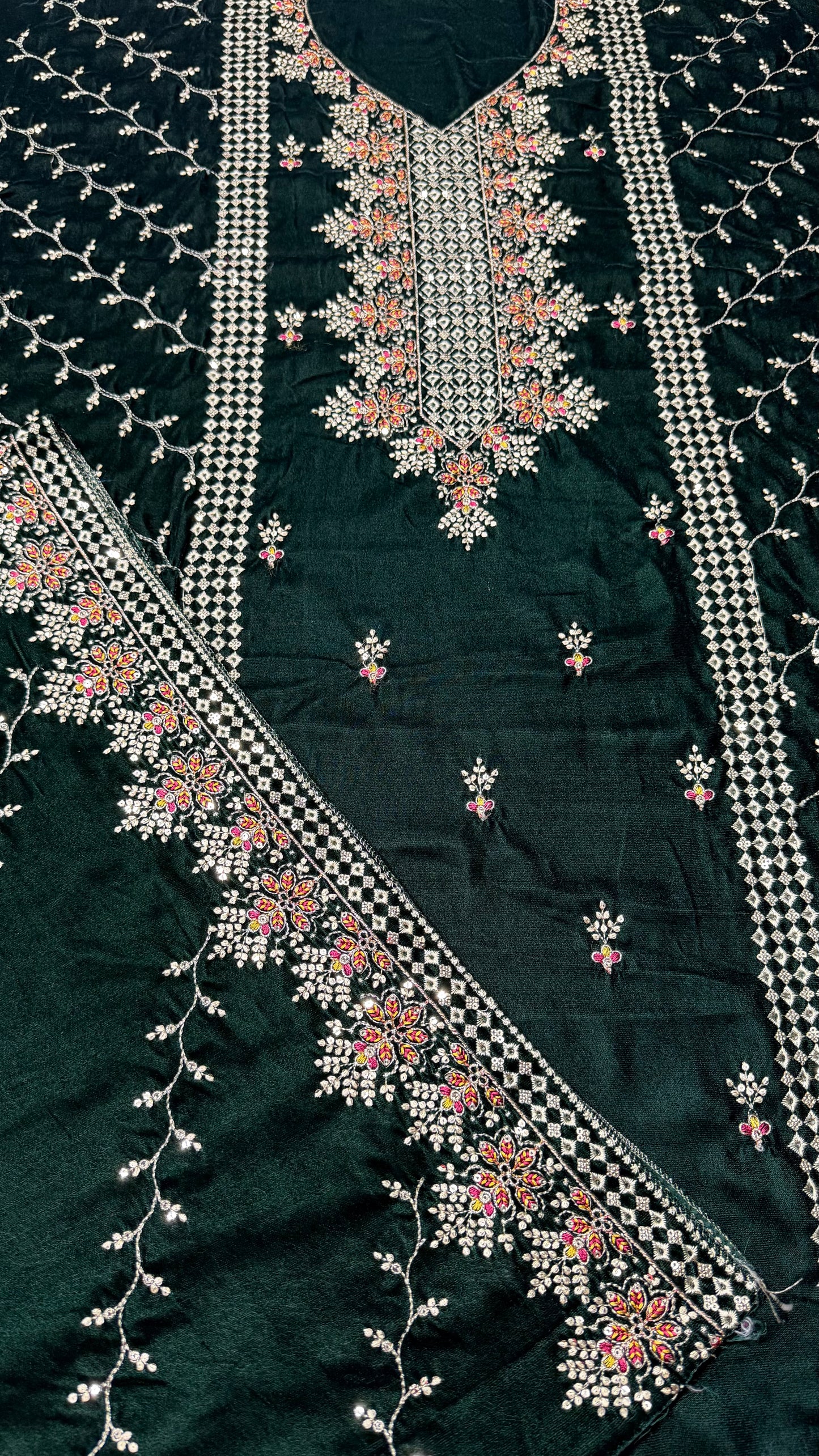 VELVET EMBROIDERED 3-PIECE TZAJ-227