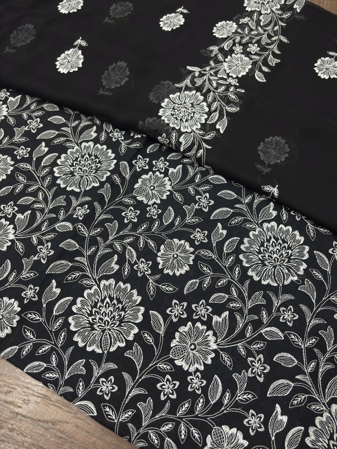 BAREEZE LAWN EMBROIDERED 3PC CHIFFON DOPATTA TZAJ-175