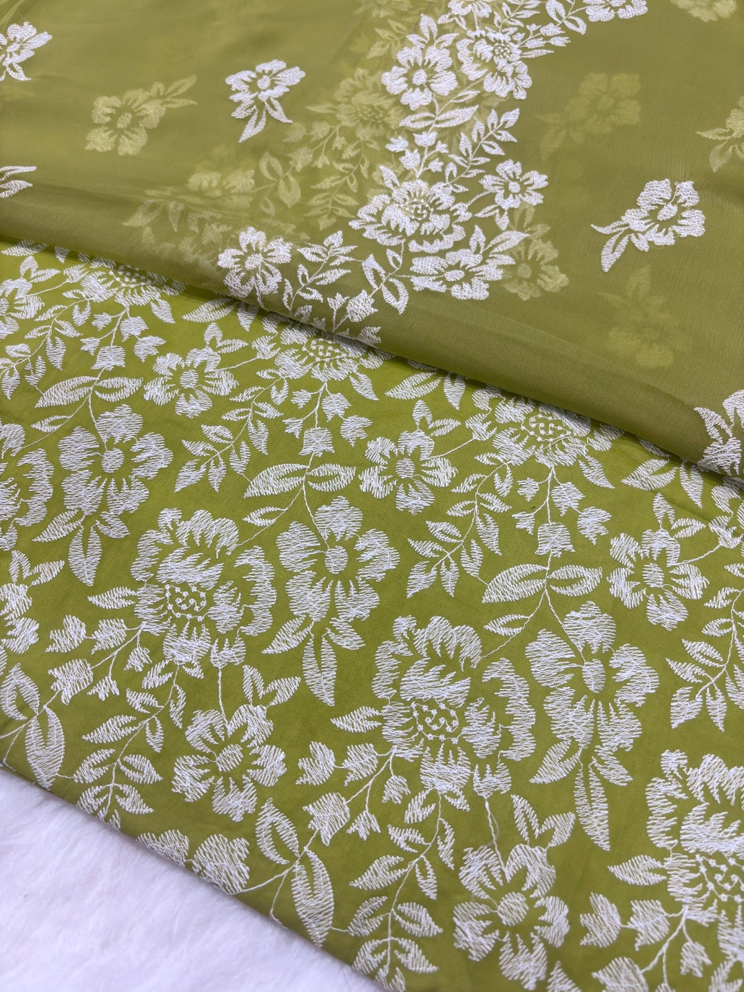 BAREEZE LAWN EMBROIDERED 3PC CHIFFON DOPATTA TZAJ-144