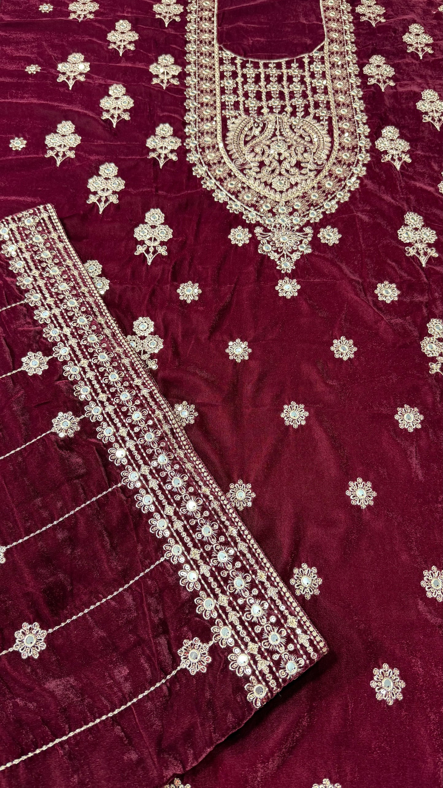 VELVET EMBROIDERED 3-PIECE TZAJ-273