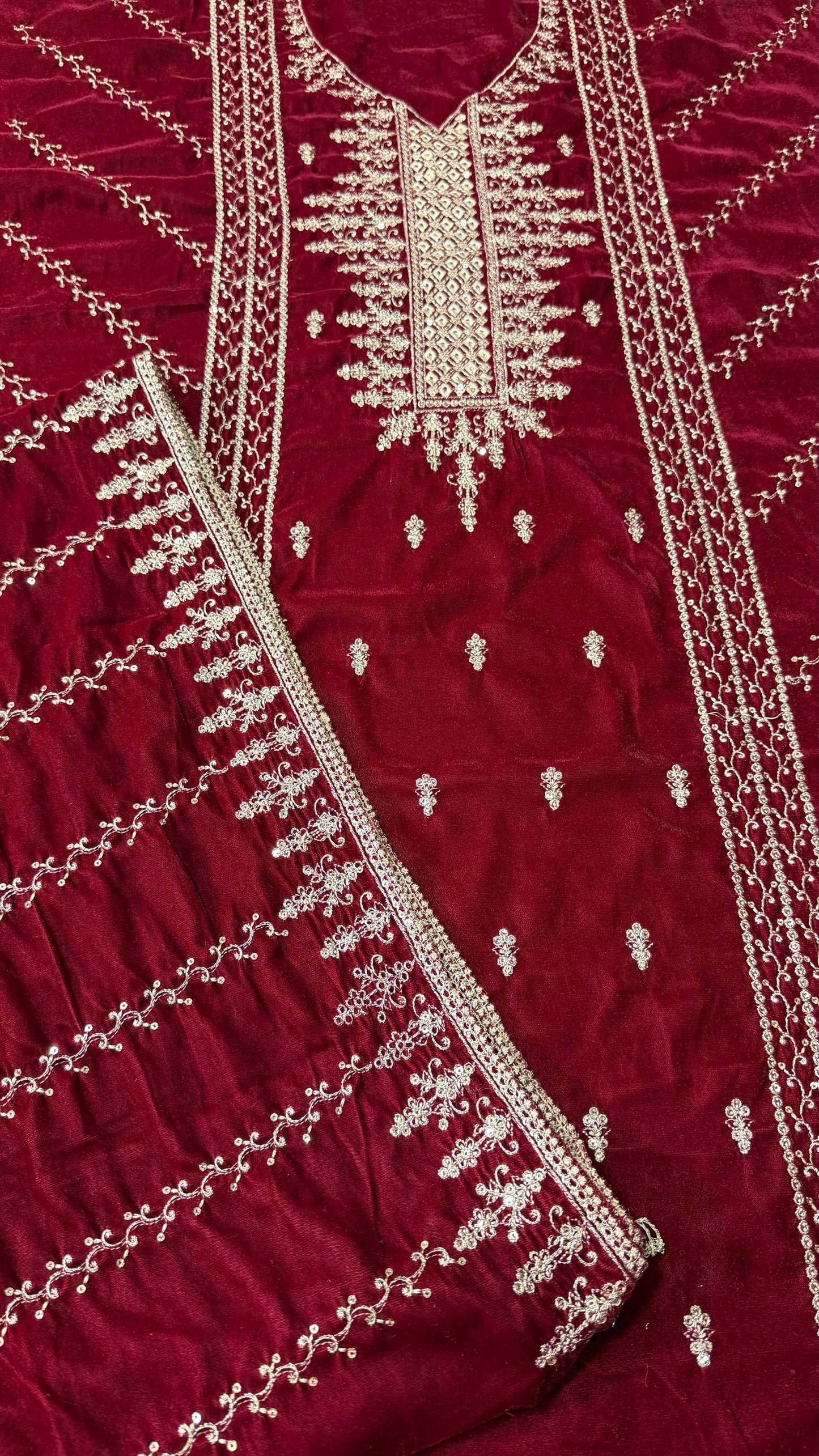 VELVET EMBROIDERED 3-PIECE TZAJ-236
