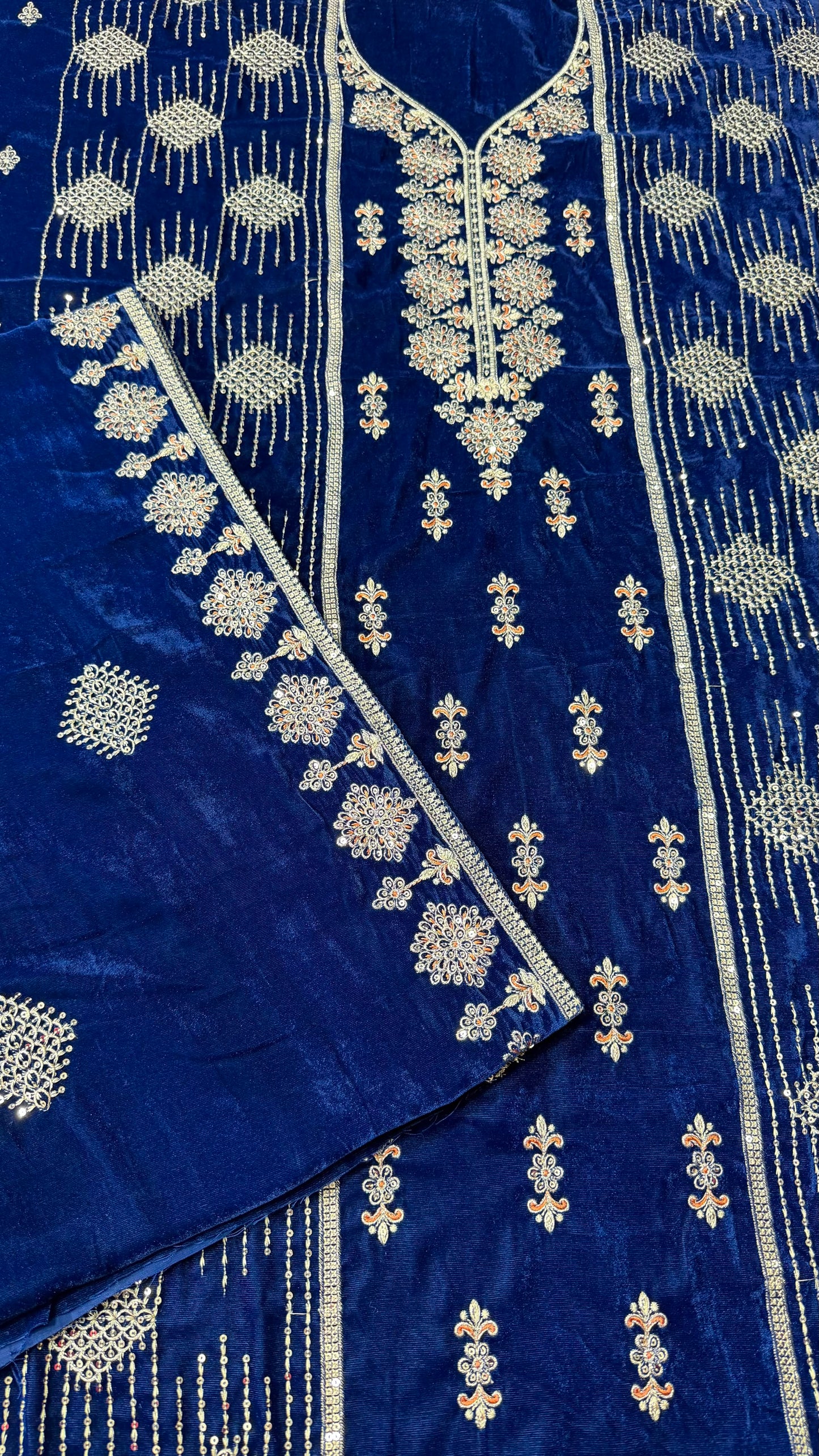 VELVET EMBROIDERED 3-PIECE TZAJ-282