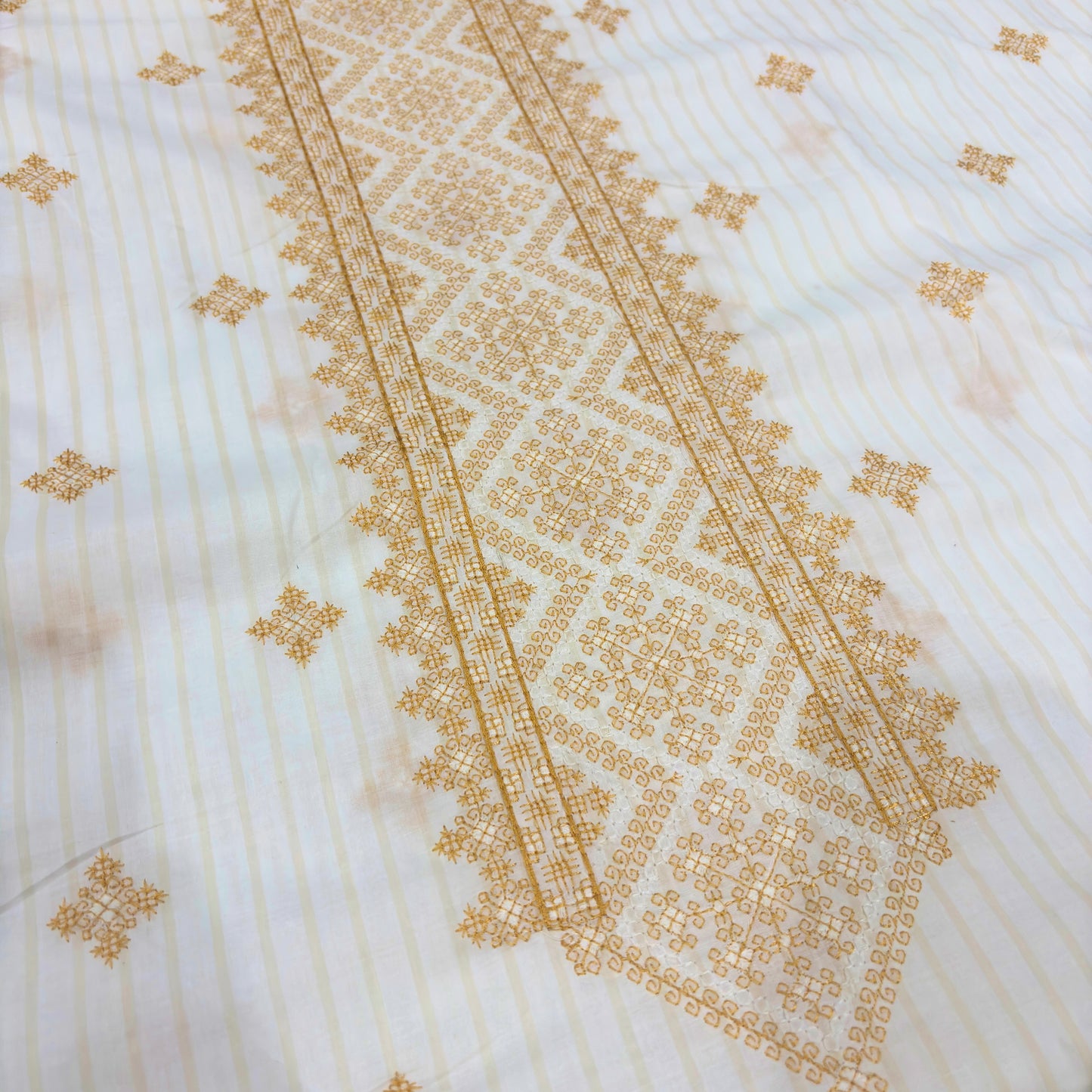 2 PIECE - LUXURY EMBROIDERED LAWN SUIT SCV2-225