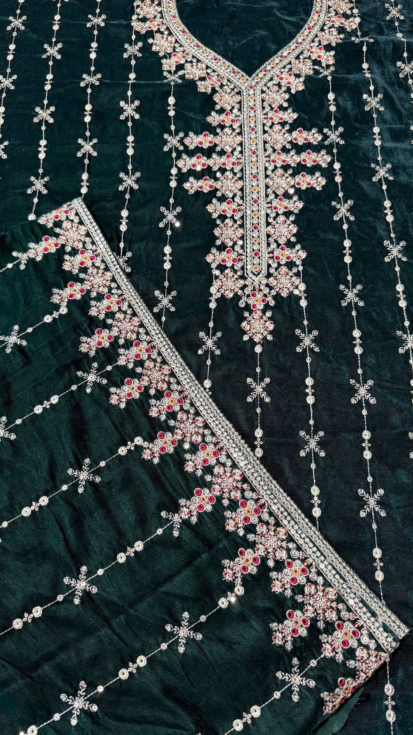 VELVET EMBROIDERED 3-PIECE TZAJ-257