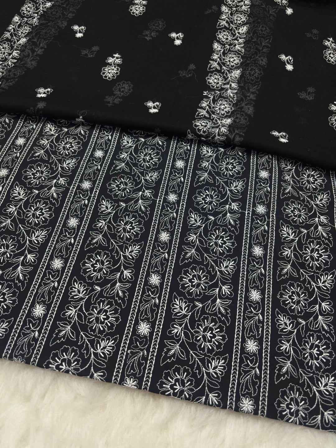 BAREEZE LAWN EMBROIDERED 3PC CHIFFON DOPATTA TZAJ-139
