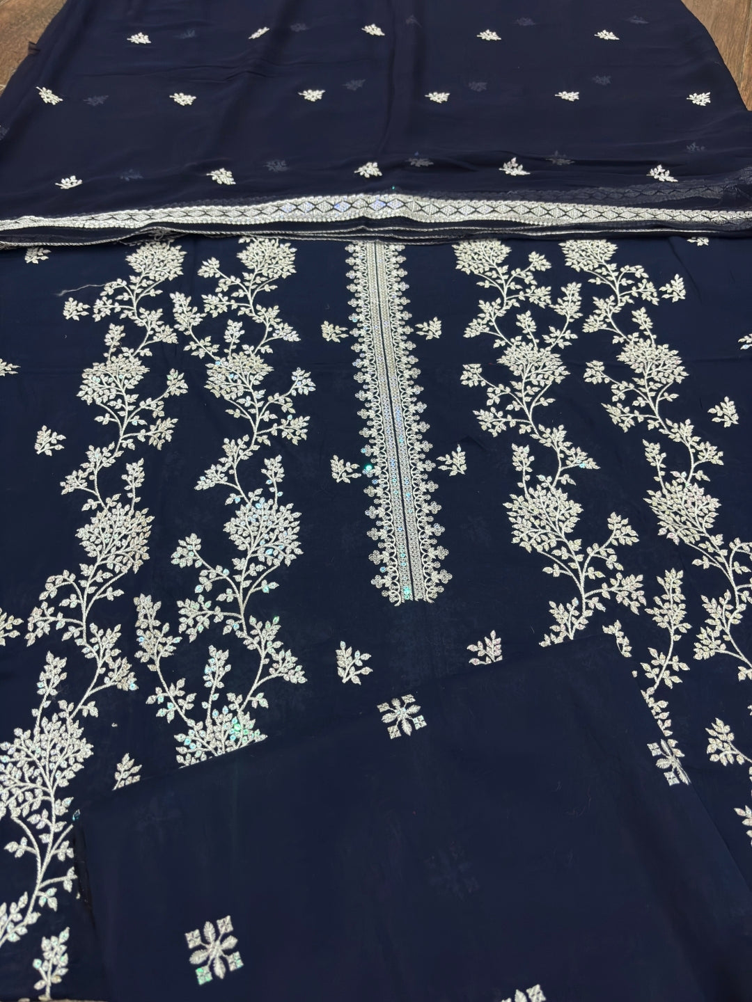 BAREEZE LAWN EMBROIDERED 3PC CHIFFON DOPATTA TZAJ-170