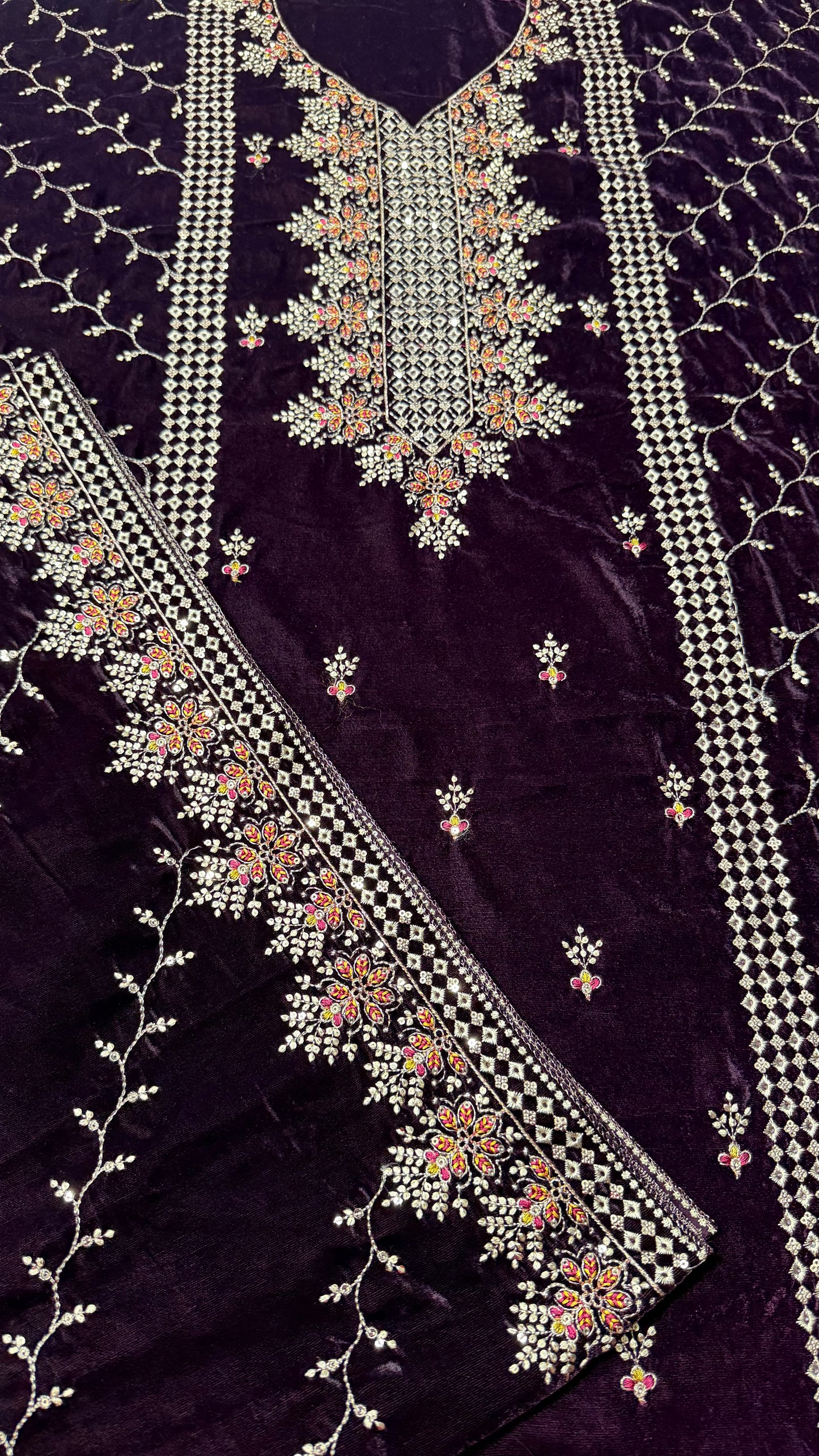 VELVET EMBROIDERED 3-PIECE TZAJ-225