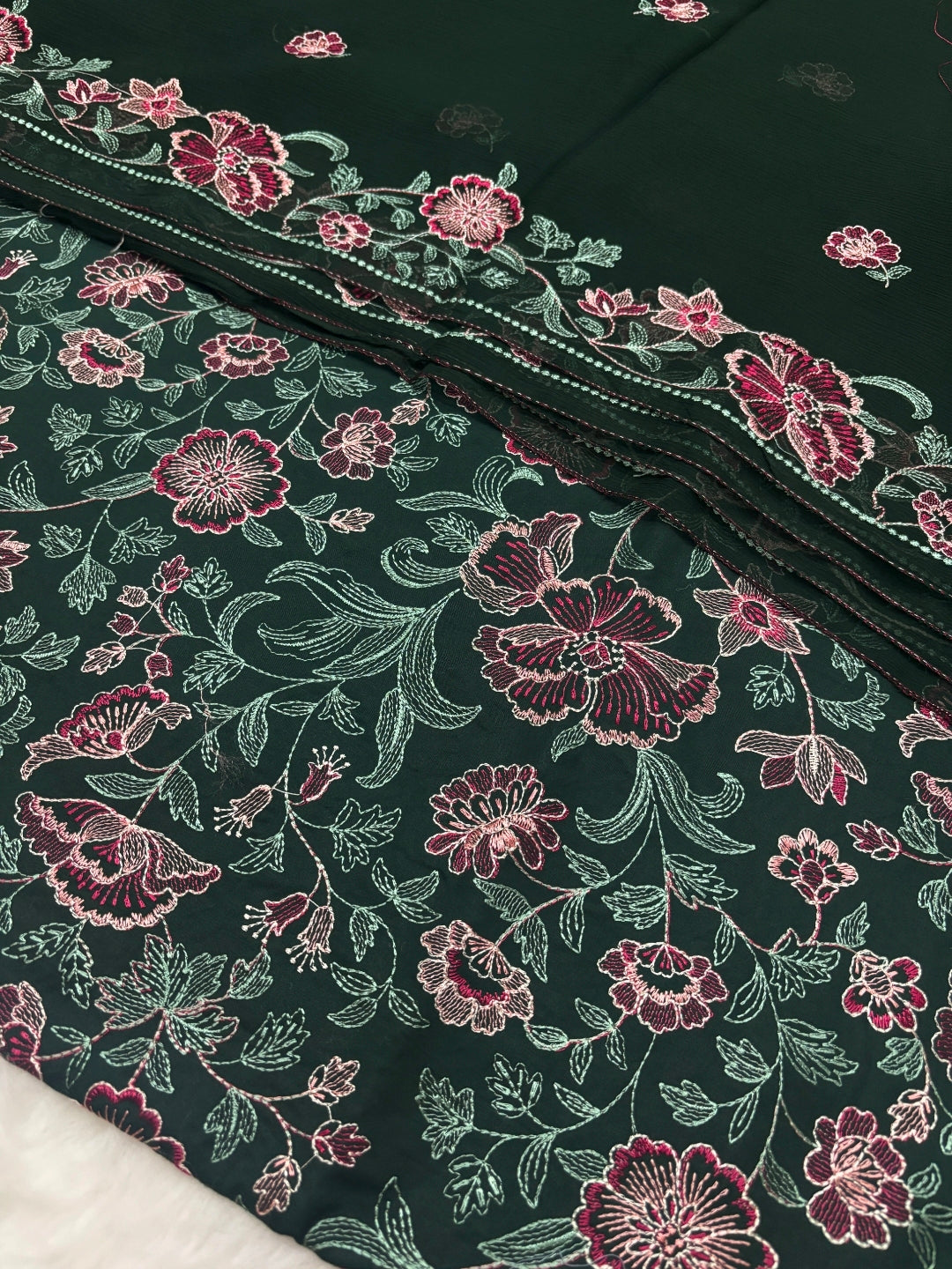 BAREEZE LAWN EMBROIDERED 3PC CHIFFON DOPATTA TZAJ-136