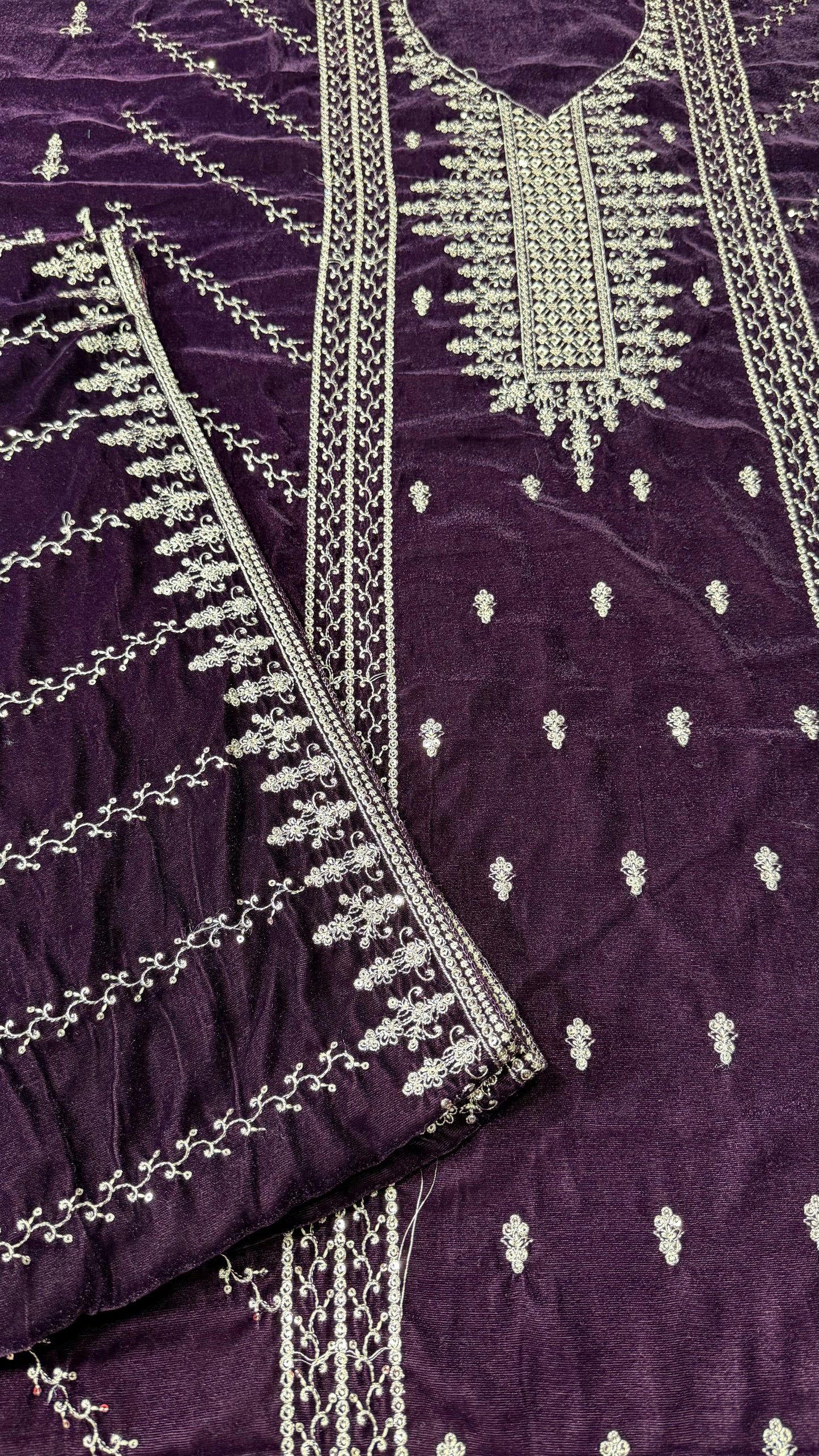 VELVET EMBROIDERED 3-PIECE TZAJ-237
