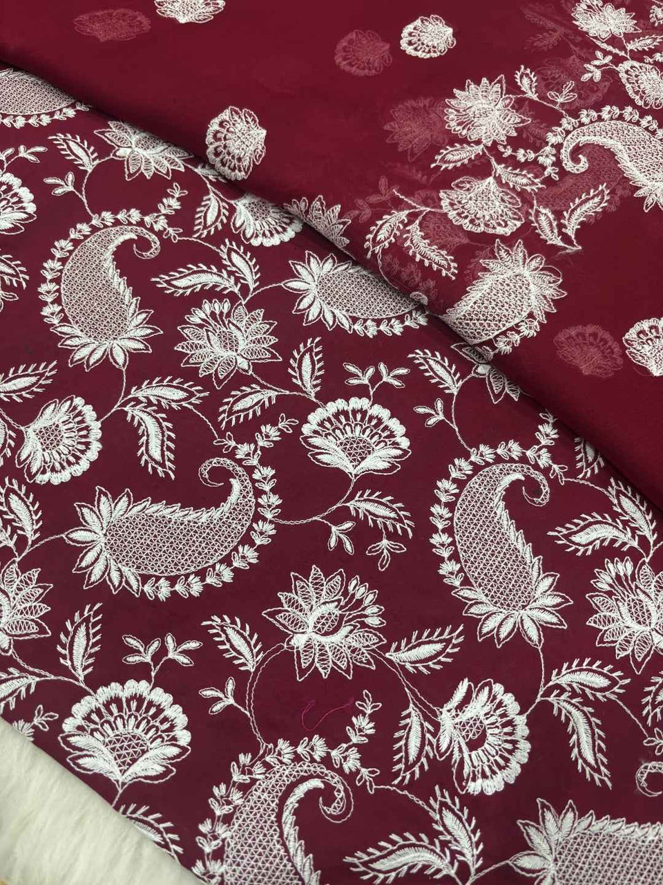 Bareeze Lawn Embroidered 3-Piece Suit Chiffon Dupatta TZAJ-104 – Image 1 | TANIAZE