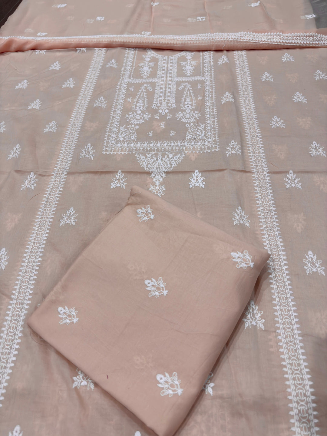 BAREEZE LAWN EMBROIDERED 3PC CHIFFON DOPATTA TZAJ-166