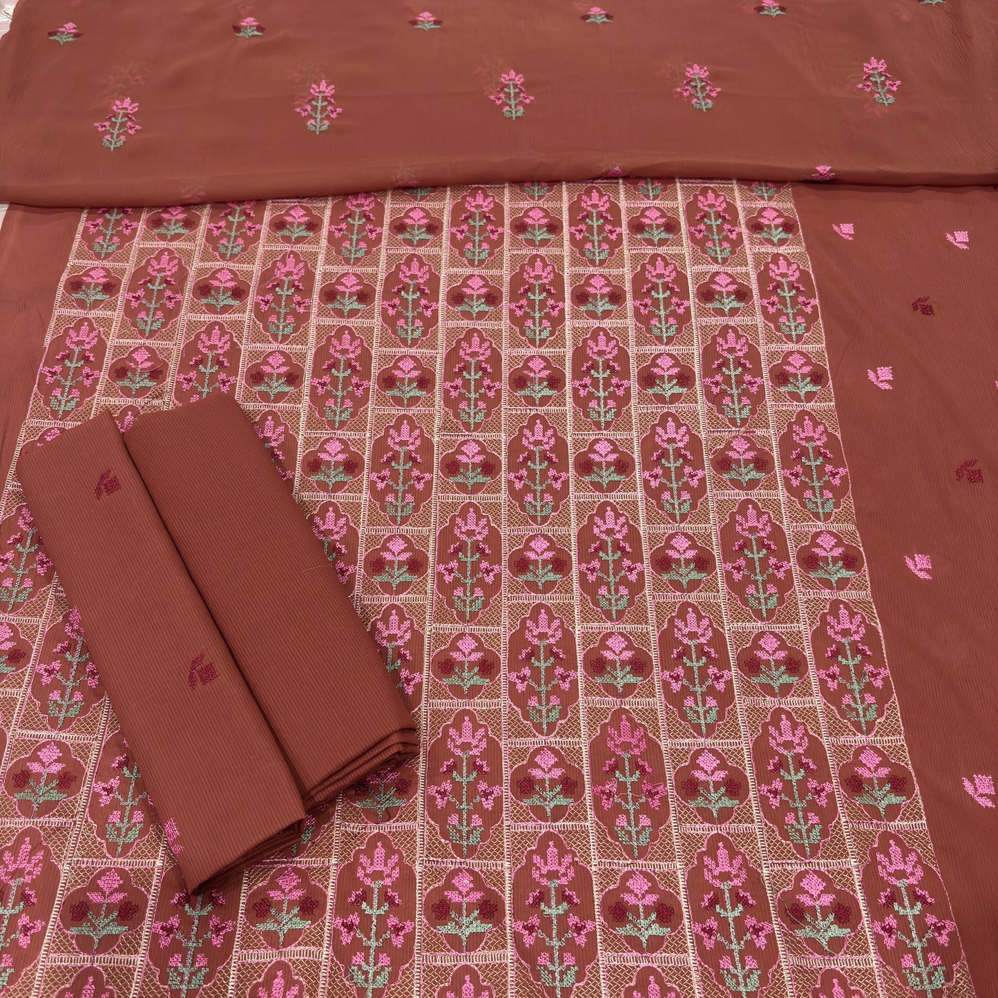 LAWN EMBROIDERED 3PC CHIFFON DOPATTA