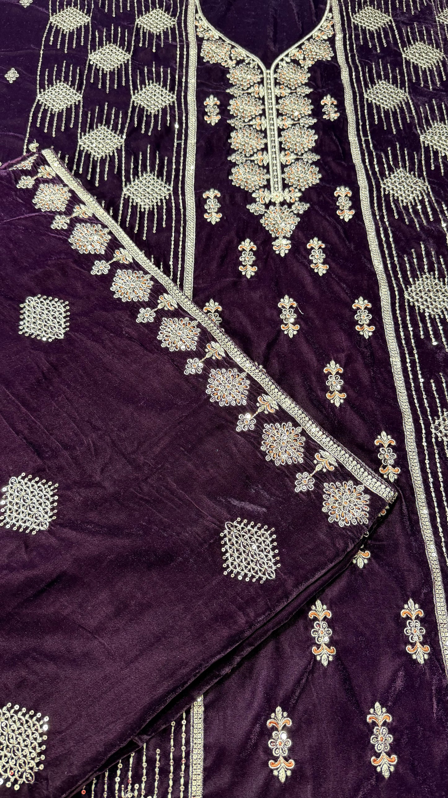 VELVET EMBROIDERED 3-PIECE TZAJ-270