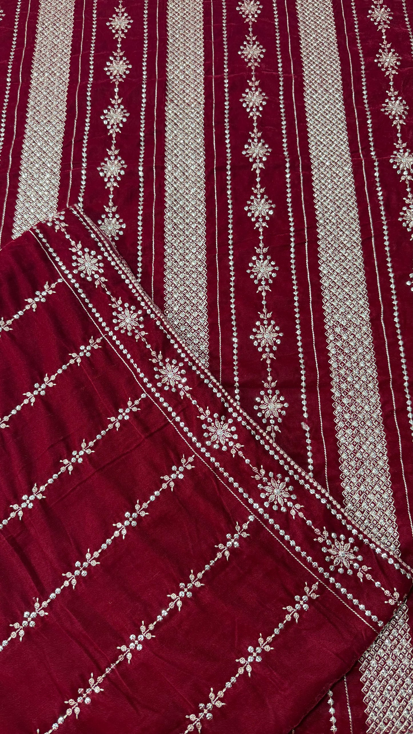 VELVET EMBROIDERED 3-PIECE TZAJ-239