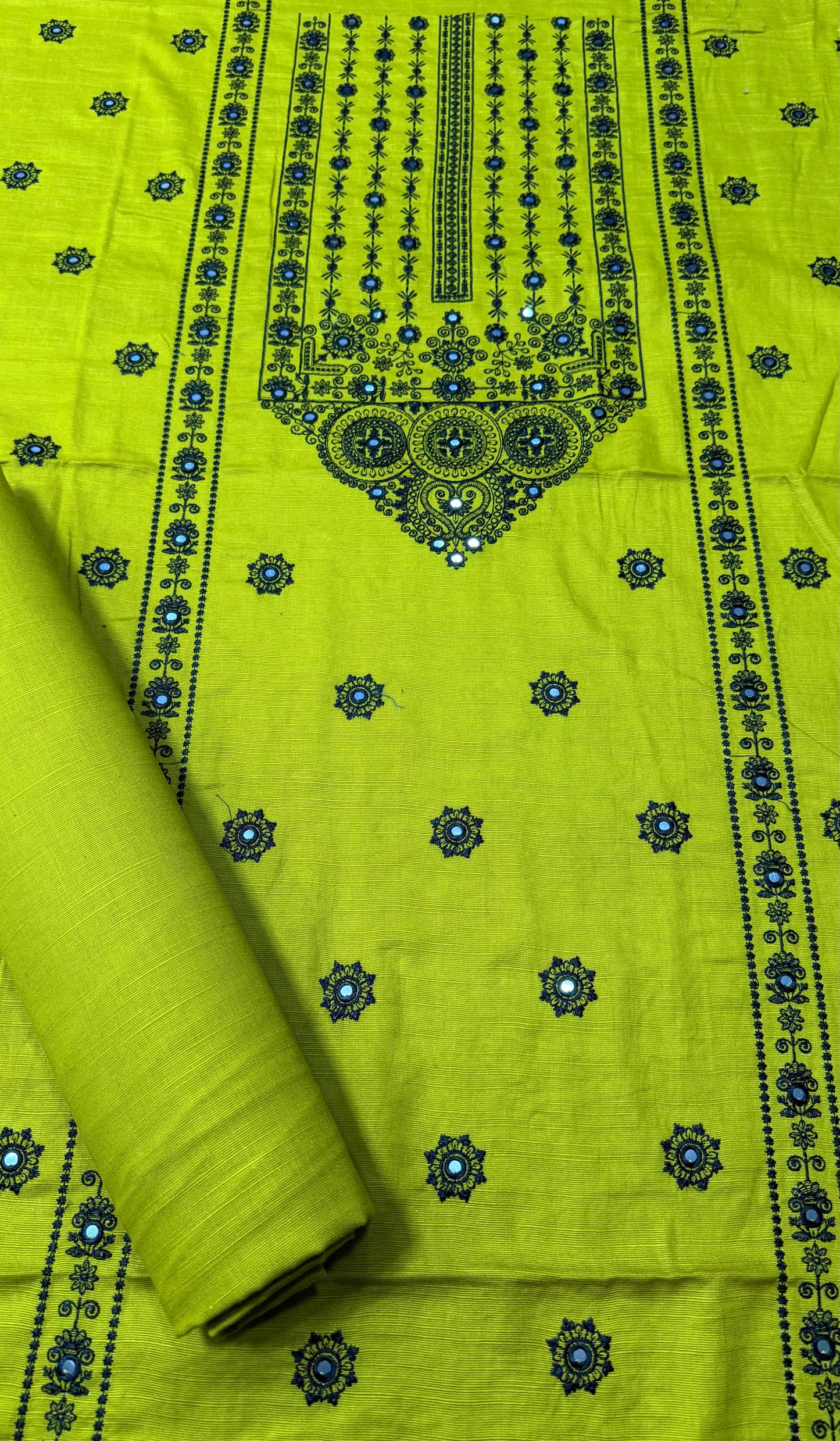 KHADDAR EMBROIDERED 2PC