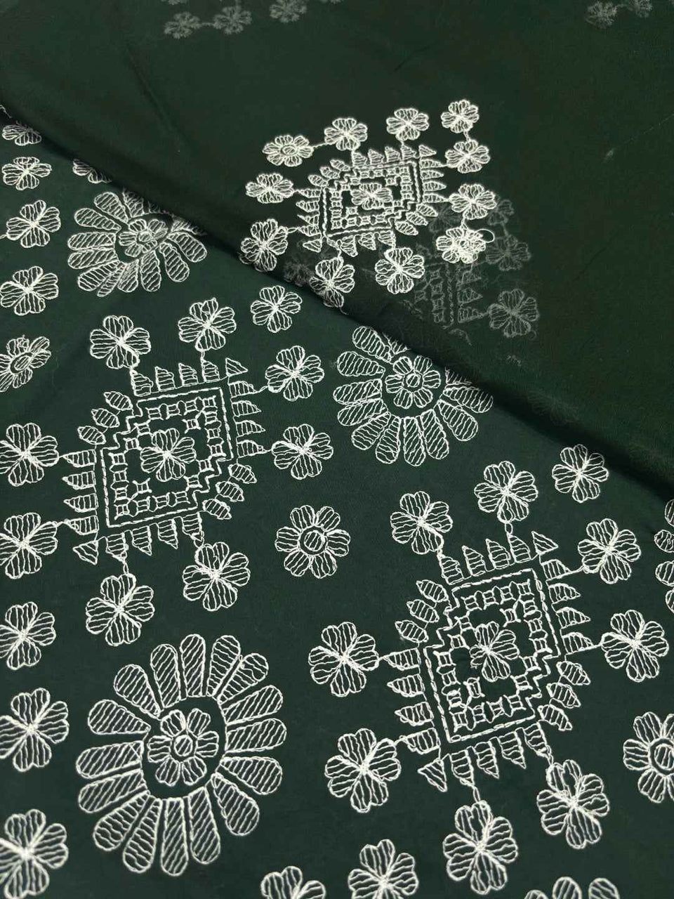 Bareeze Lawn Embroidered 3-Piece Suit Chiffon Dupatta TZAJ-116 – Image 1 | TANIAZE