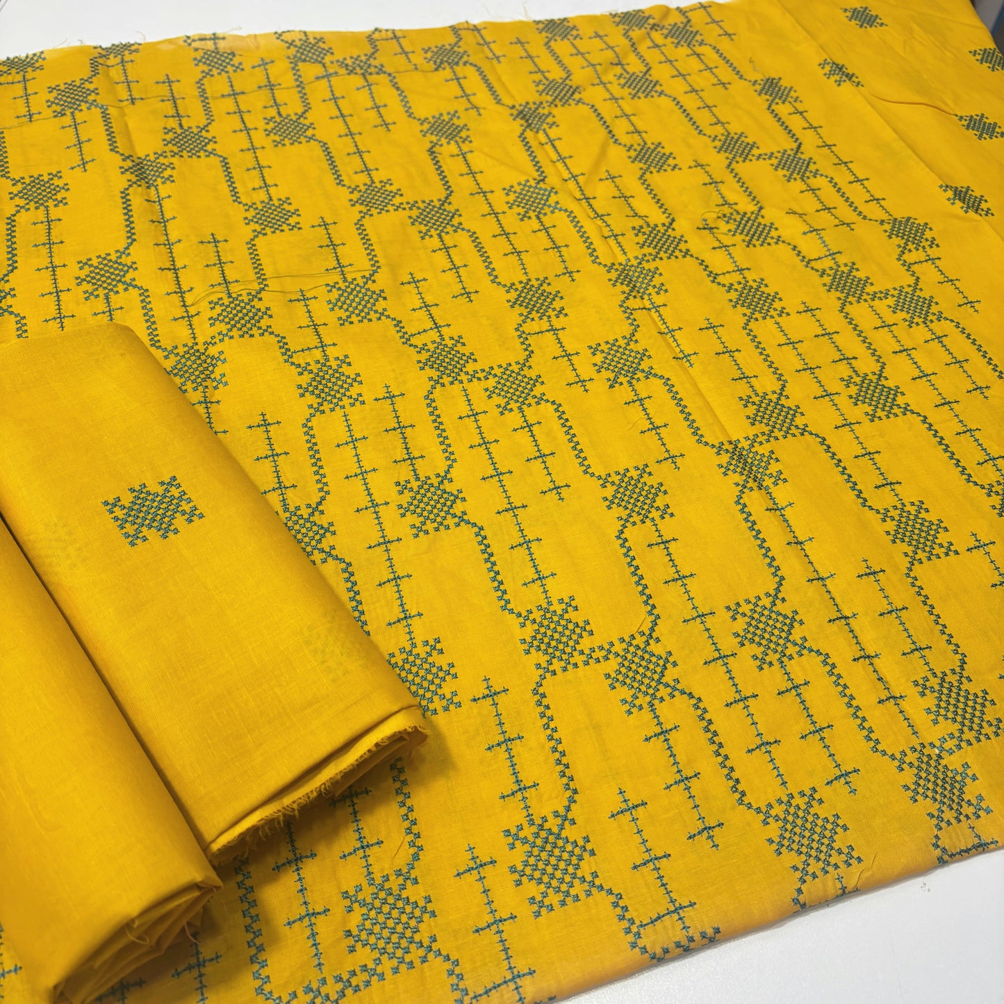 2 PIECE - EMBROIDERED LAWN SUIT SCV1-1722