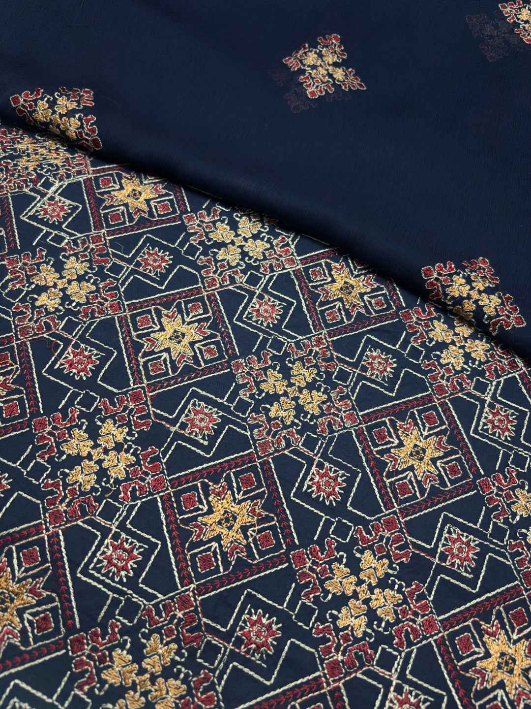 BAREEZE LAWN EMBROIDERED 3PC CHIFFON DOPATTA TZAJ-114