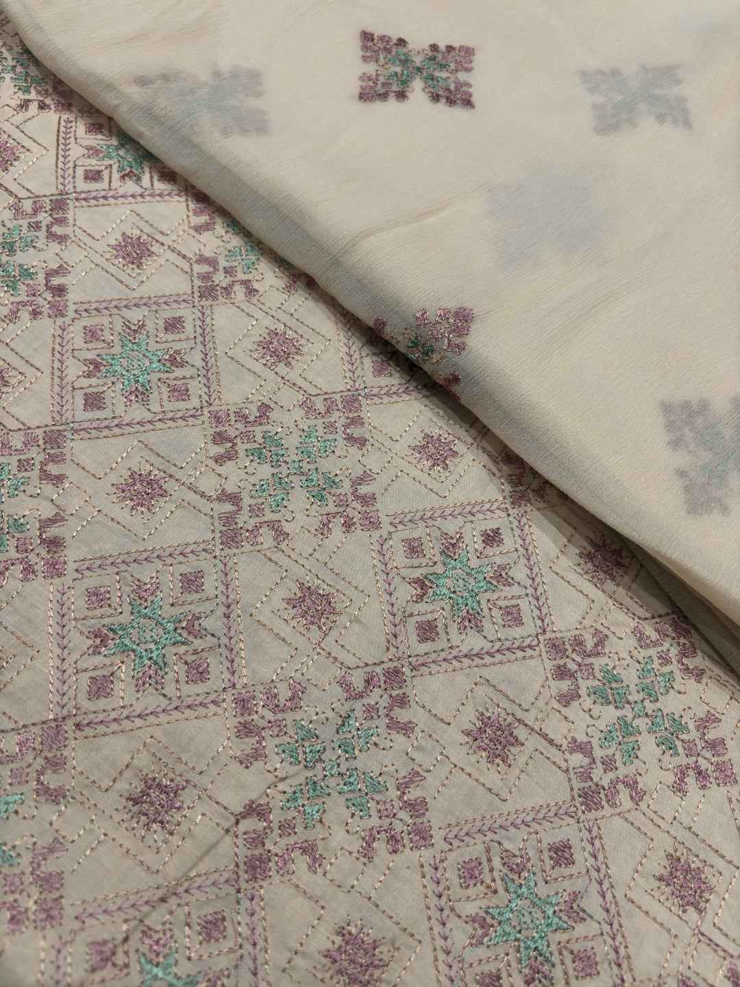 BAREEZE LAWN EMBROIDERED 3PC CHIFFON DOPATTA TZAJ-113