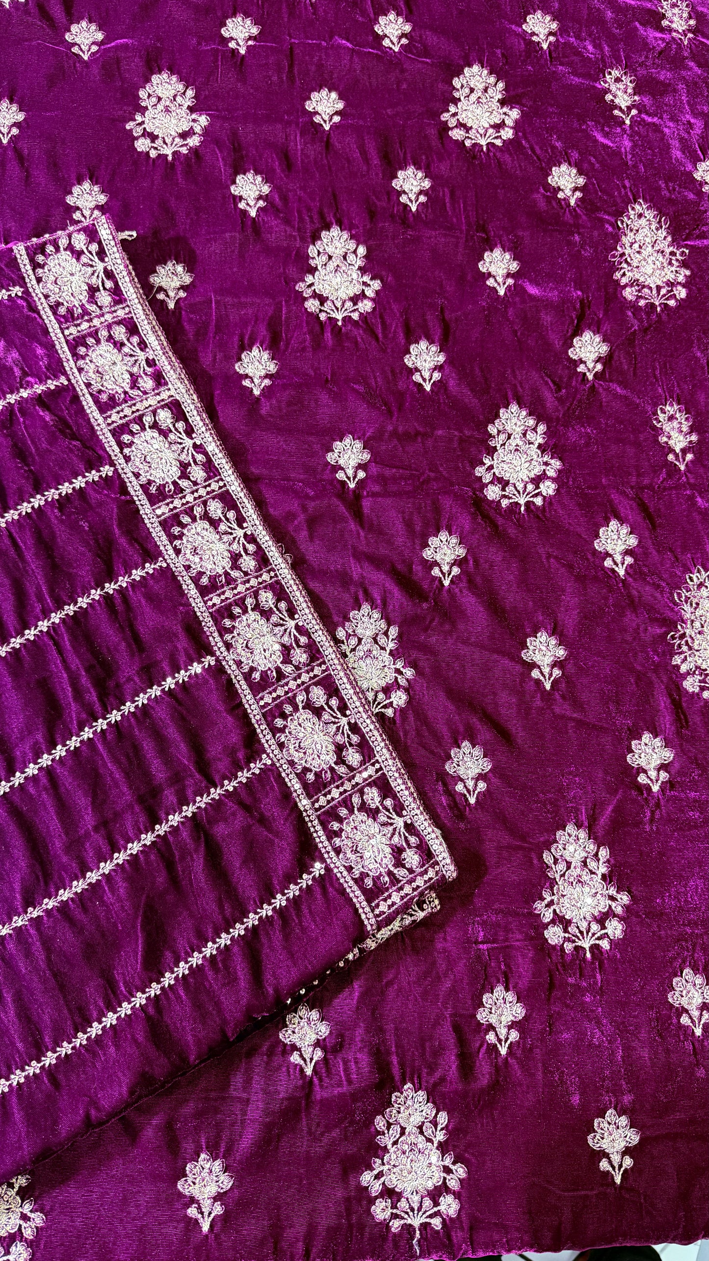 VELVET EMBROIDERED 3-PIECE TZAJ-214