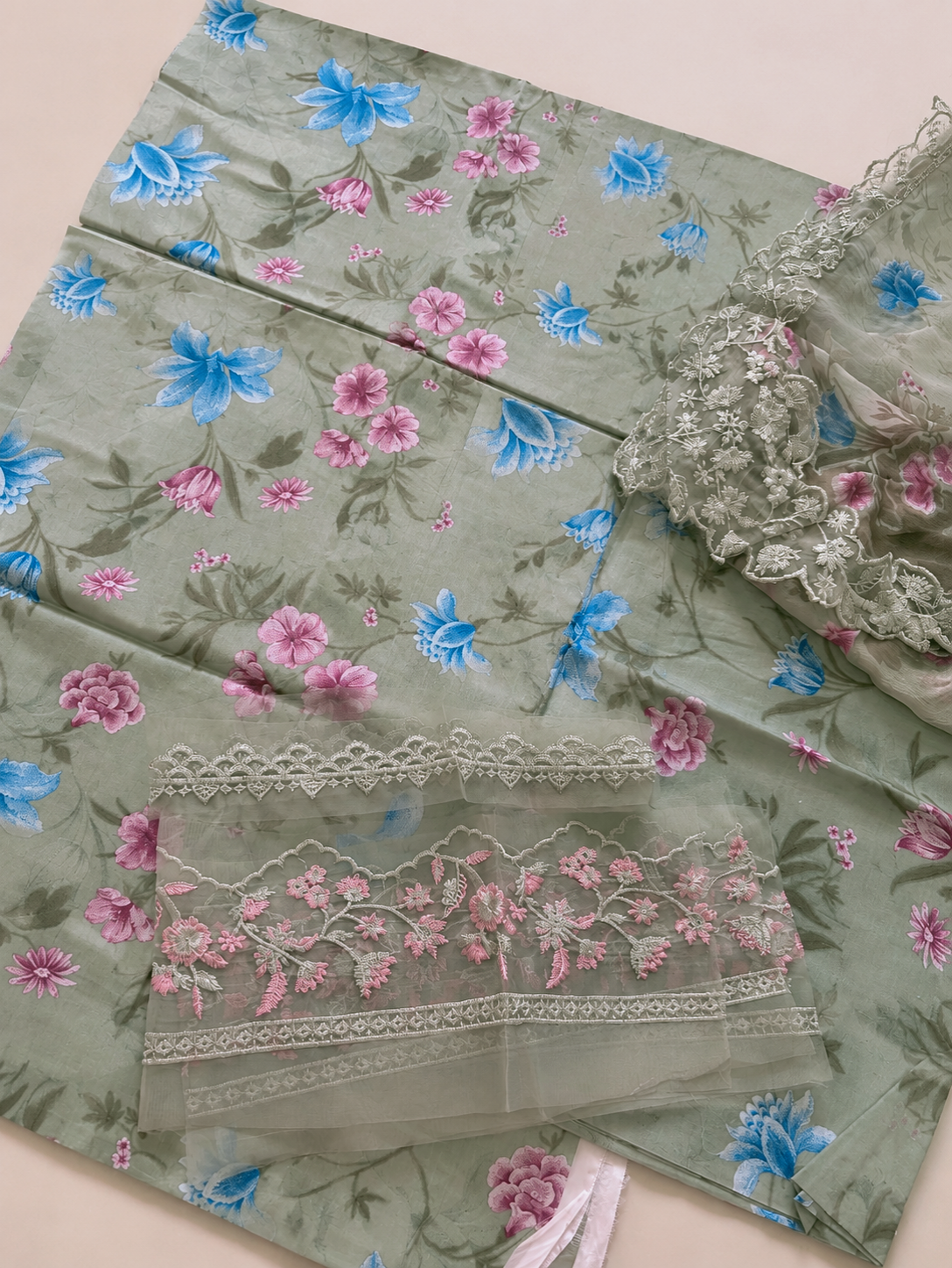CROSS STITCH LUXURY LAWN 3PC CHIFFON DOPATTA
