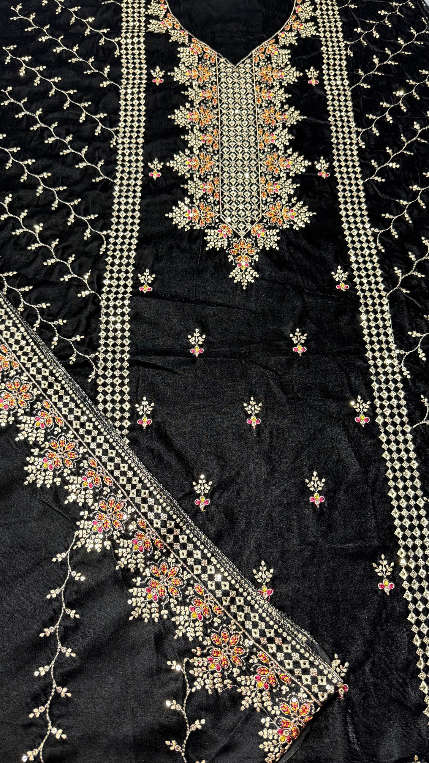 VELVET EMBROIDERED 3-PIECE TZAJ-229