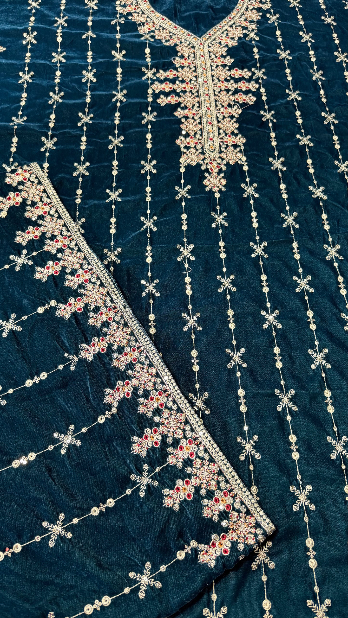 VELVET EMBROIDERED 3-PIECE TZAJ-260
