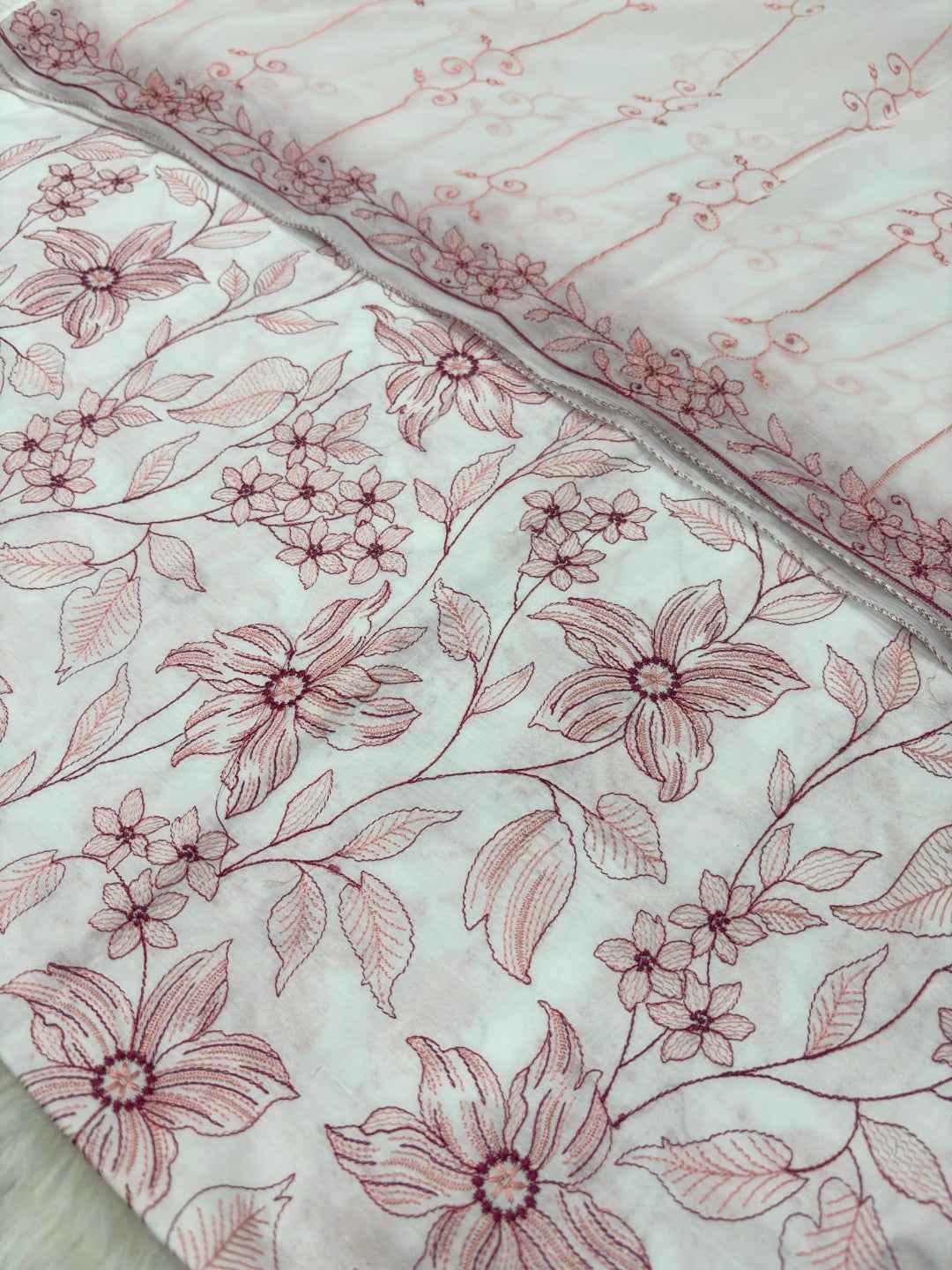 BAREEZE LAWN EMBROIDERED 3PC CHIFFON DOPATTA TZAJ-103