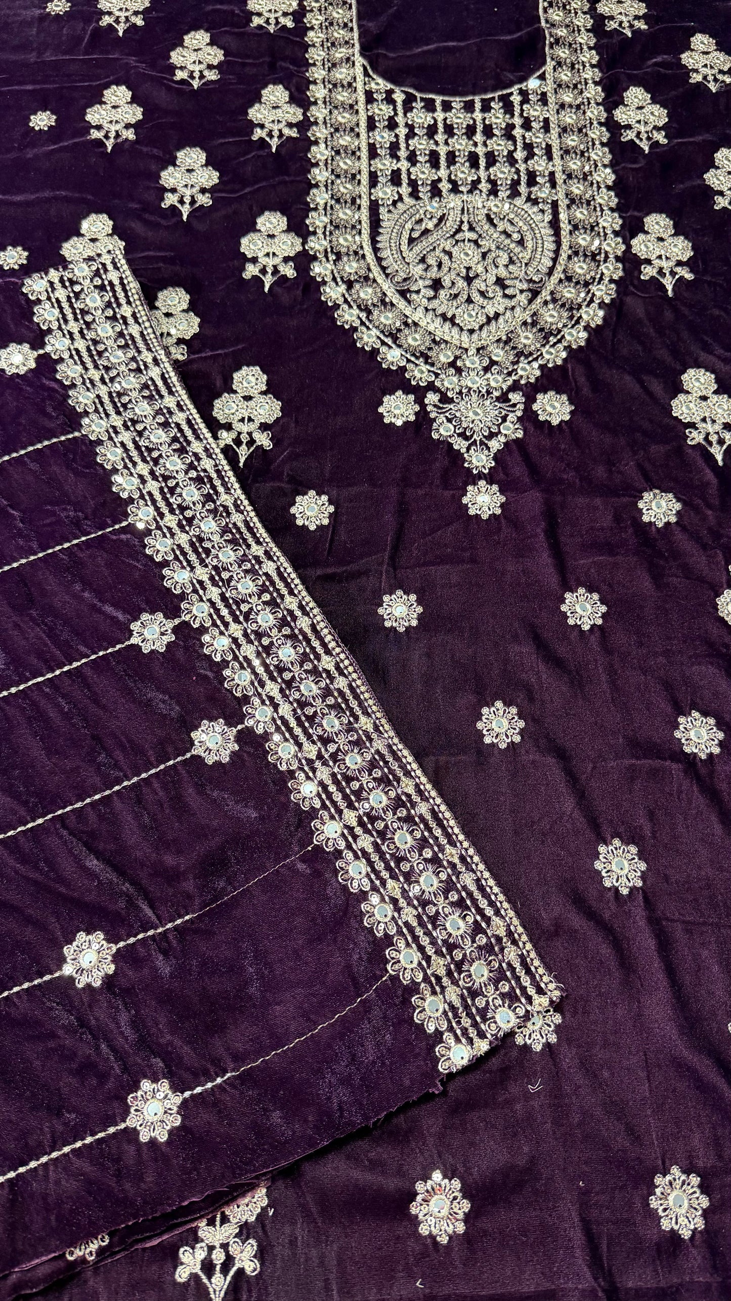 VELVET EMBROIDERED 3-PIECE TZAJ-278